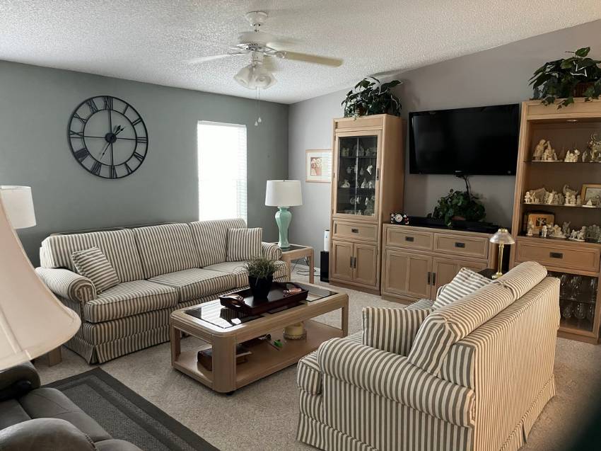 2417 Crooked Stick Drive a Winter Haven, FL Mobile or Manufactured Home for Sale